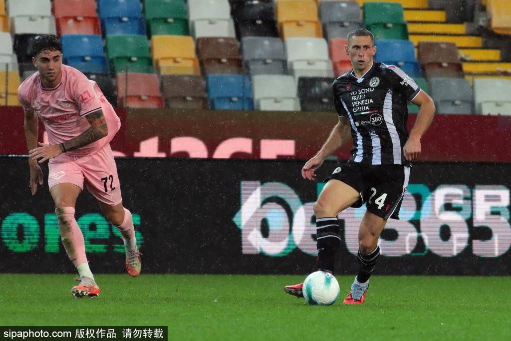 蓝衣军团锋线新王!4场世预赛制造9球,从意甲金靴到沙特联赛标王